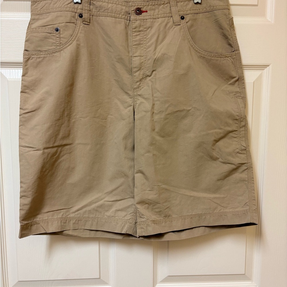 Eastern Mountain Sports Men's Khaki Cargo Shorts